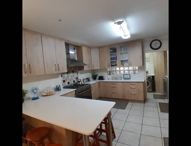3 BEDROOM HOUSE FOR SALE IN SAFARI GARDENS